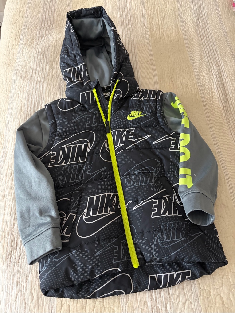 Nike Boys Puffer Hooded Jacket Gray Black Neon Logo Size M